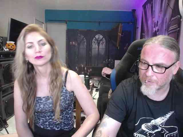 GiselleandJay webcam