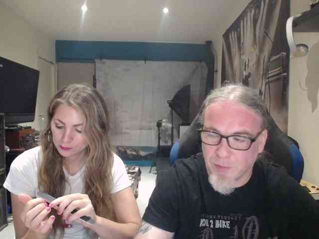 GiselleandJay webcam