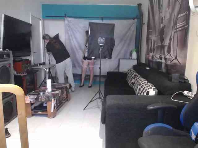 GiselleandJay webcam
