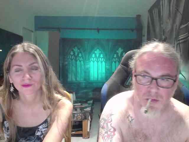 GiselleandJay webcam