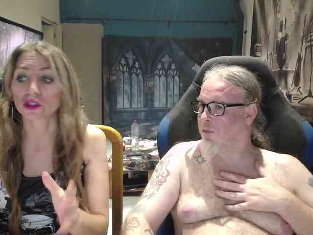 GiselleandJay webcam