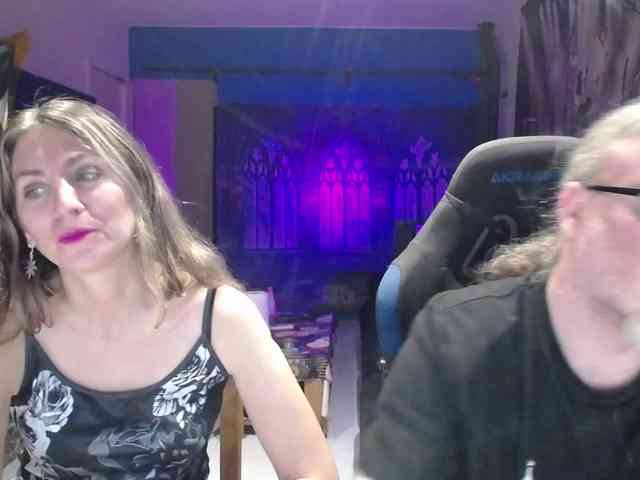 GiselleandJay webcam
