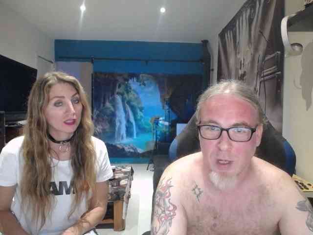GiselleandJay webcam