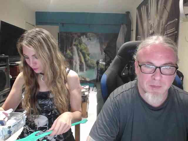 GiselleandJay webcam