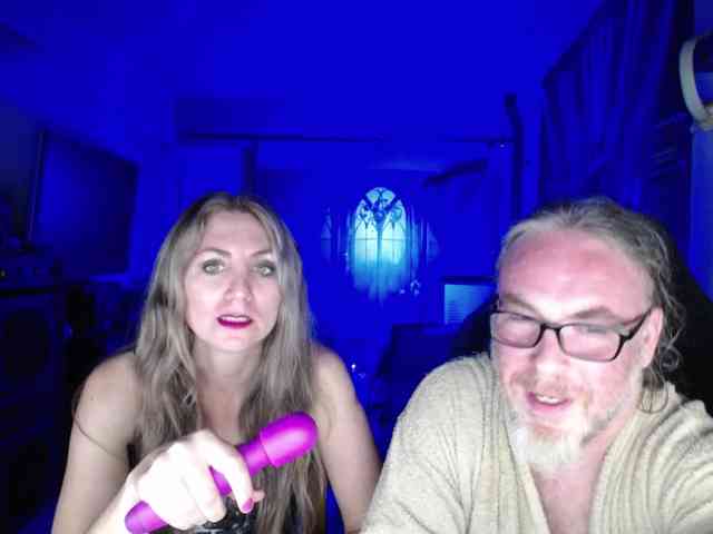 GiselleandJay webcam