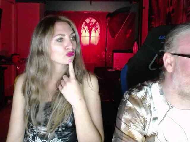 GiselleandJay webcam