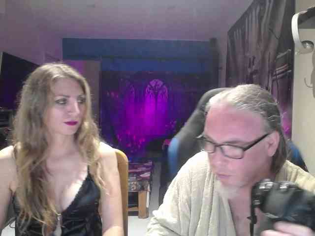 GiselleandJay webcam