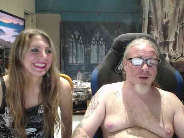 GiselleandJay webcam