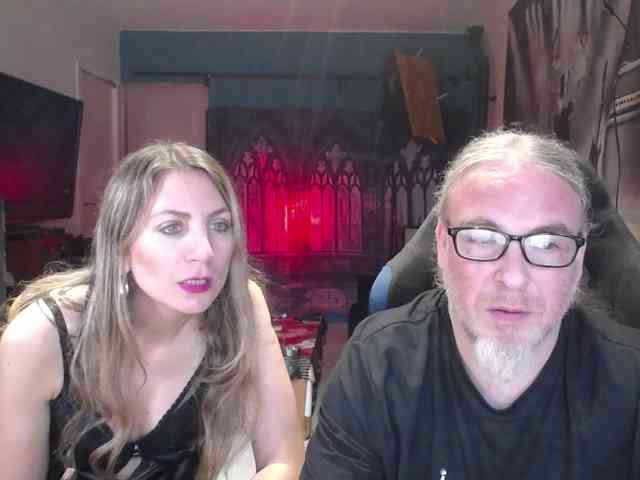 GiselleandJay webcam