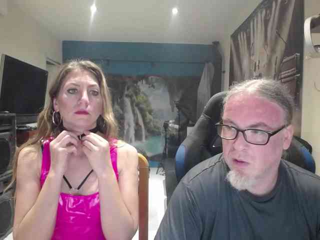 GiselleandJay webcam