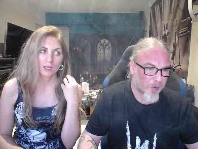 GiselleandJay webcam