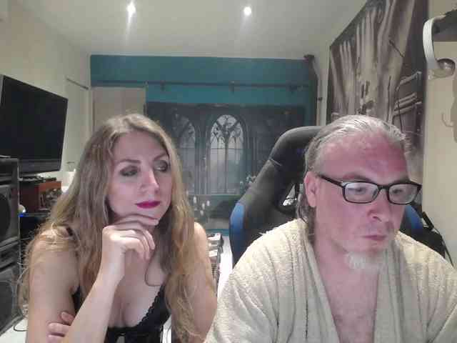 GiselleandJay webcam