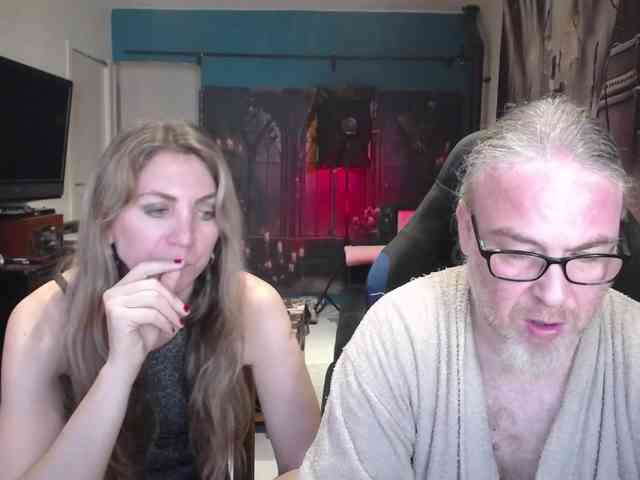 GiselleandJay webcam