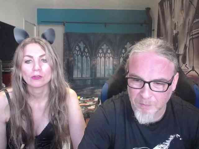 GiselleandJay webcam