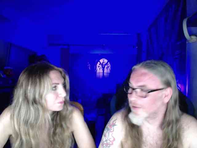 GiselleandJay webcam