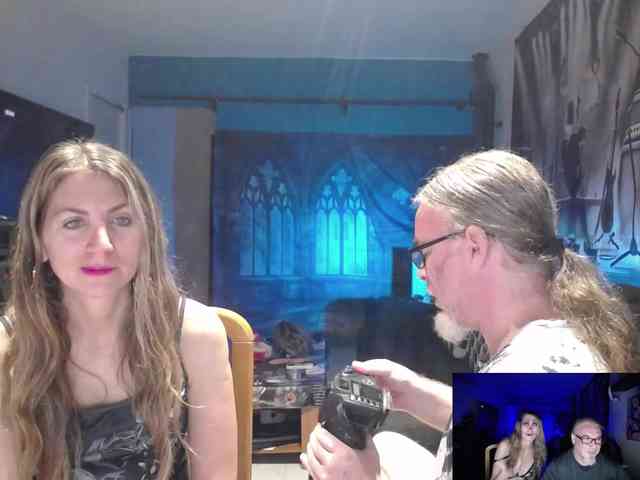 GiselleandJay webcam