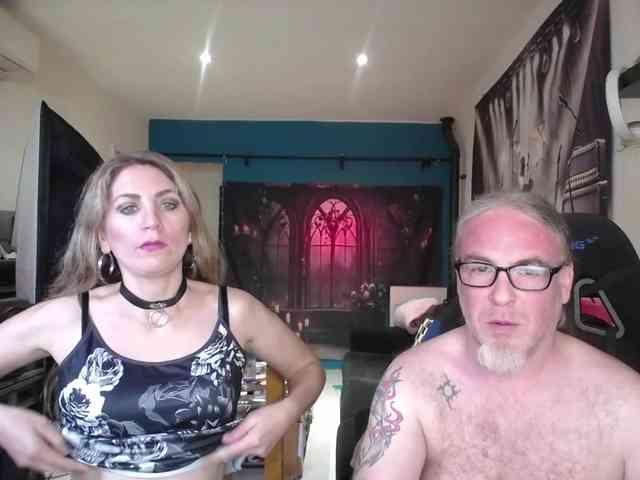 GiselleandJay webcam