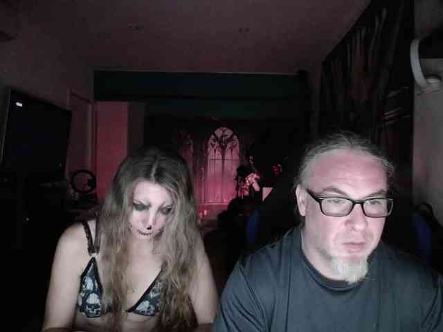 GiselleandJay webcam