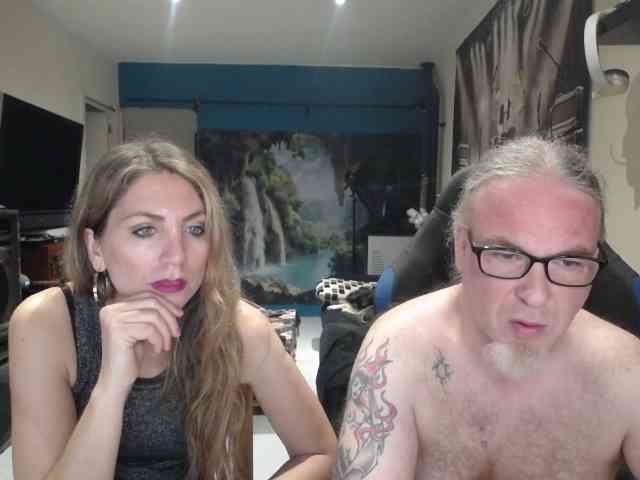 GiselleandJay webcam