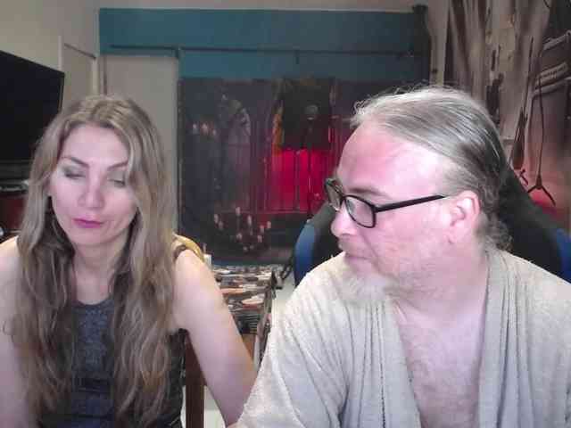 GiselleandJay webcam