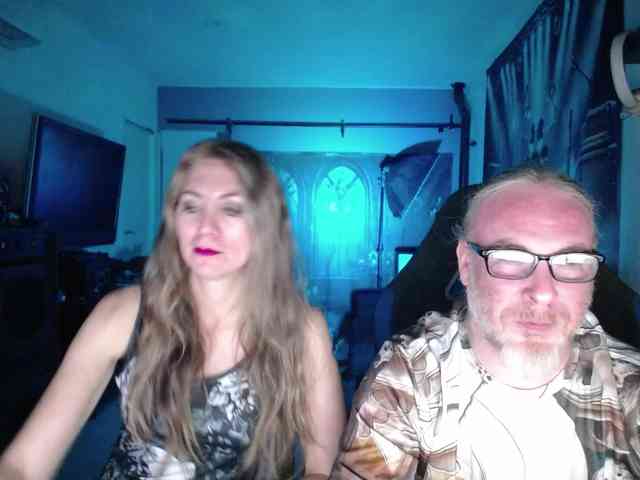 GiselleandJay webcam