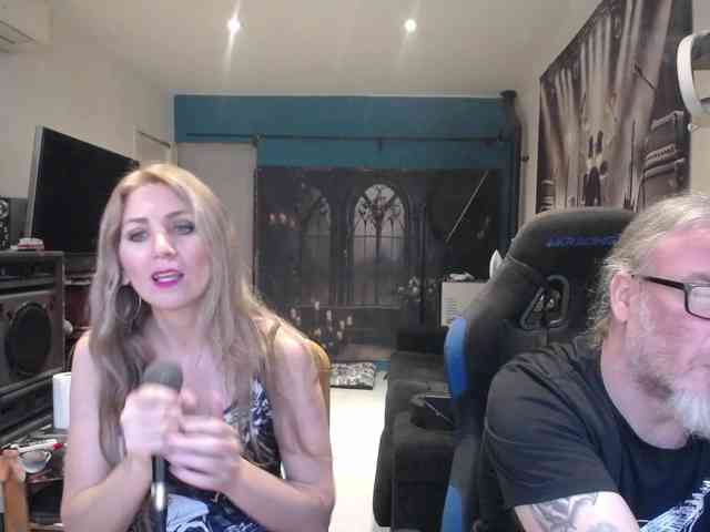 GiselleandJay webcam