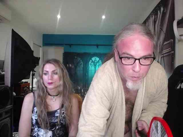 GiselleandJay webcam