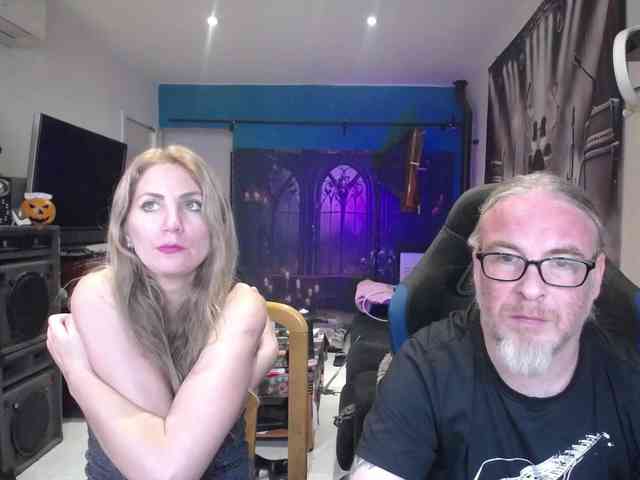 GiselleandJay webcam