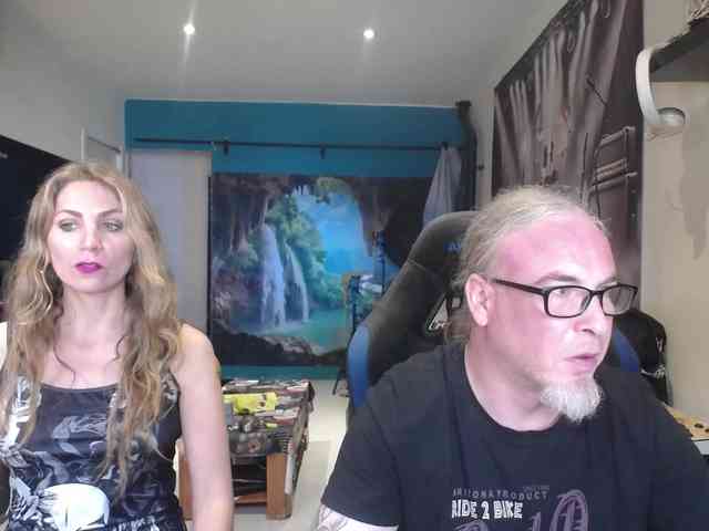 GiselleandJay webcam