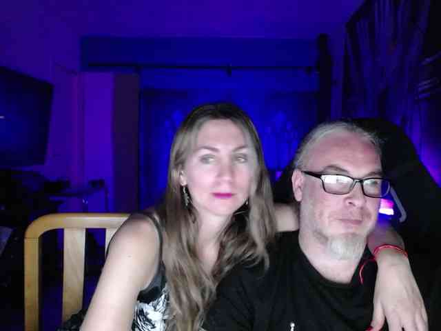 GiselleandJay webcam