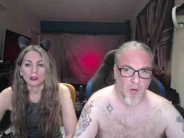 GiselleandJay webcam