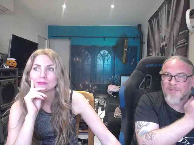 GiselleandJay webcam