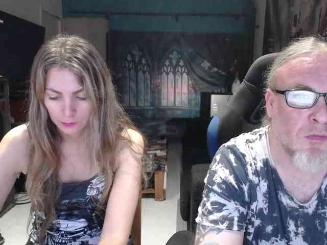 GiselleandJay webcam