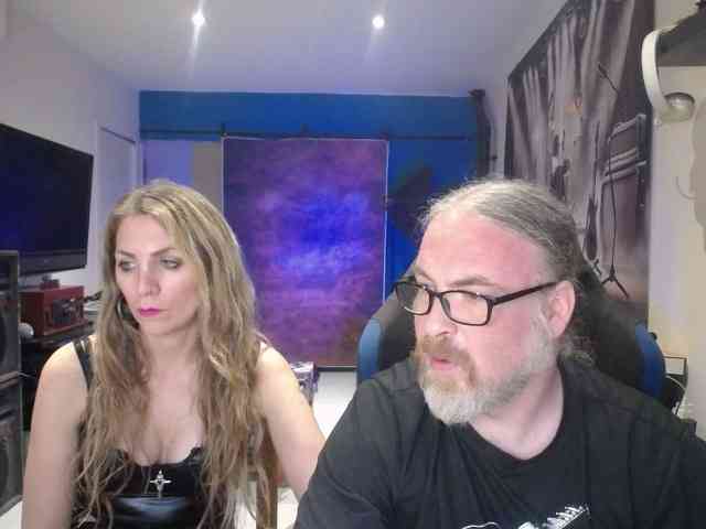 live nude chatroom GiselleandJay