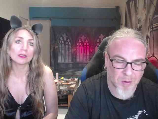 GiselleandJay webcam