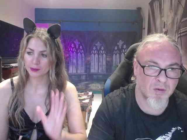 GiselleandJay webcam