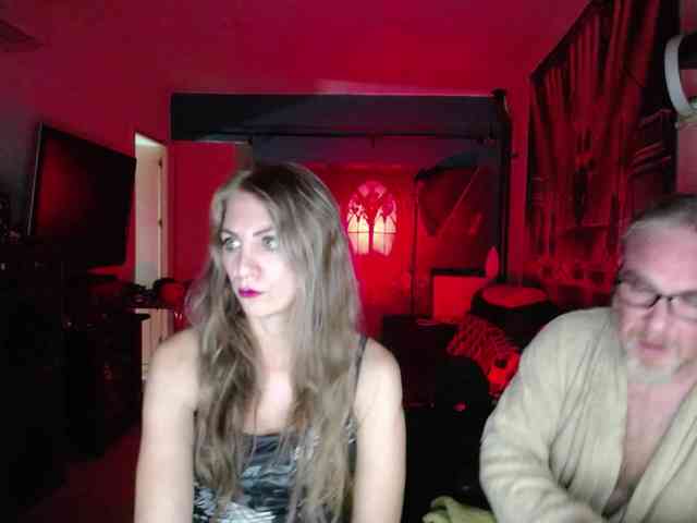 GiselleandJay webcam