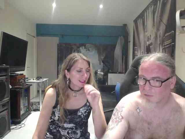 GiselleandJay webcam