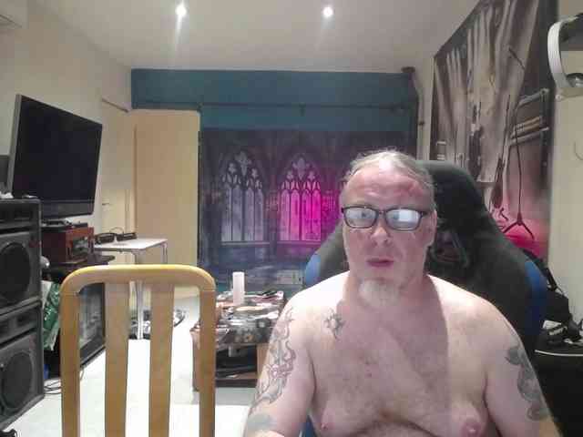 GiselleandJay webcam
