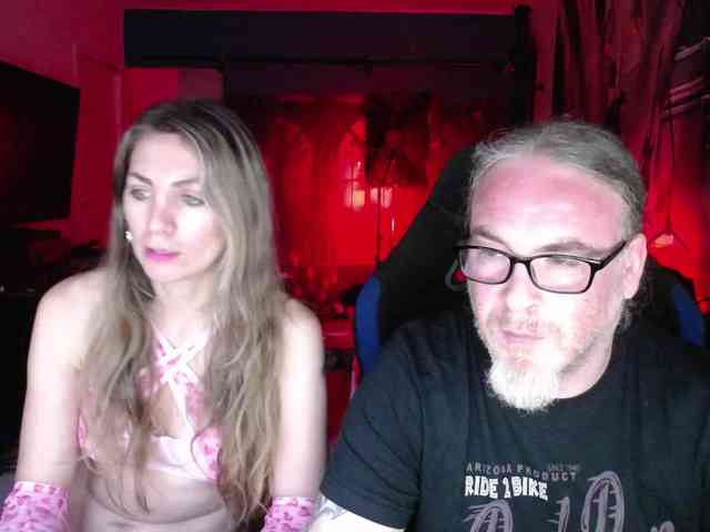 GiselleandJay webcam