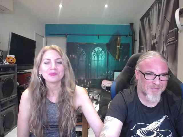 GiselleandJay webcam