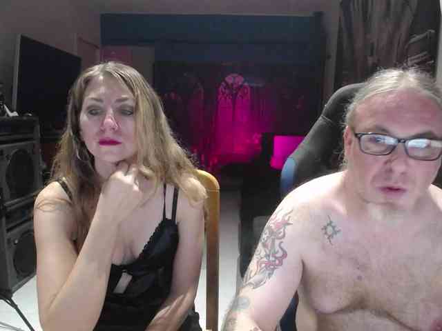 GiselleandJay webcam