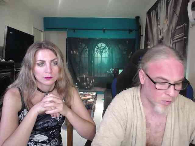 GiselleandJay webcam