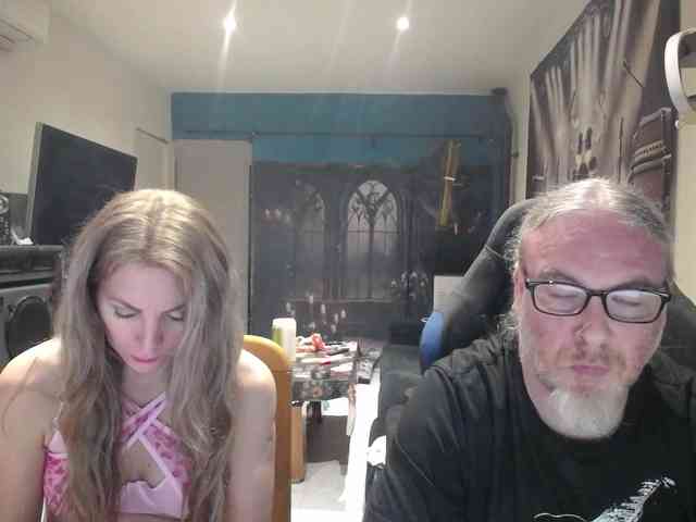 GiselleandJay webcam