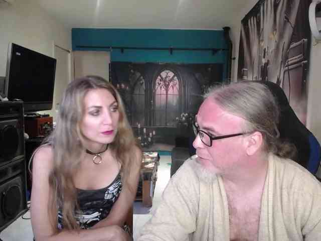 GiselleandJay webcam