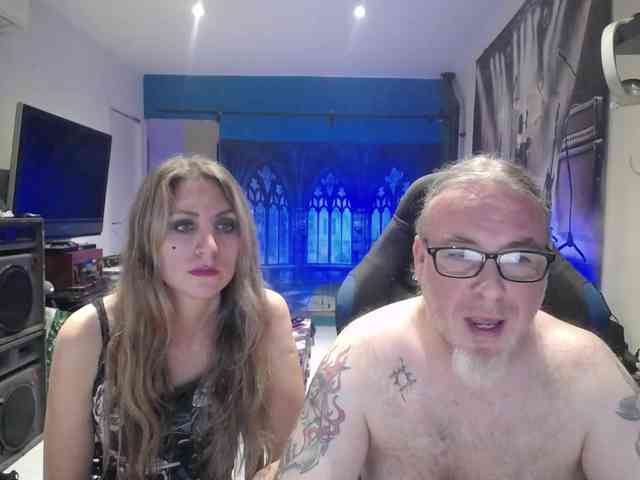 GiselleandJay webcam
