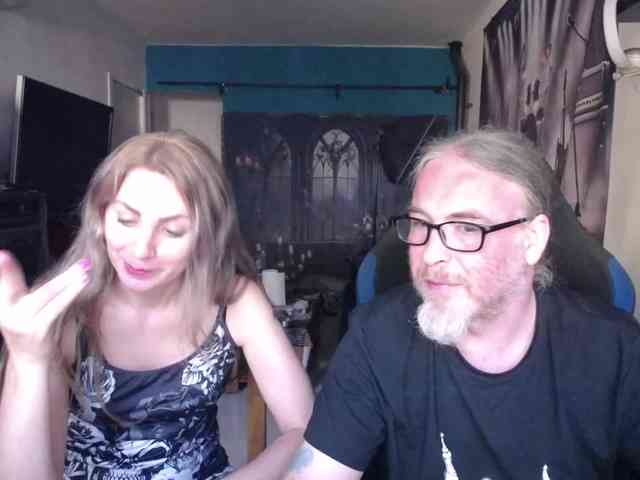 GiselleandJay webcam