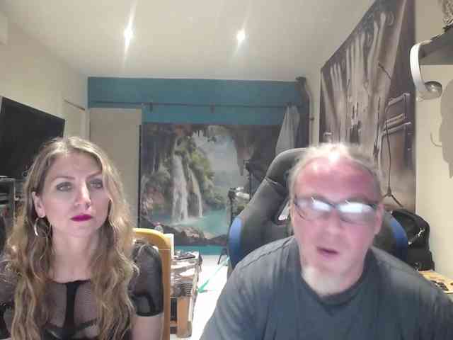 GiselleandJay webcam