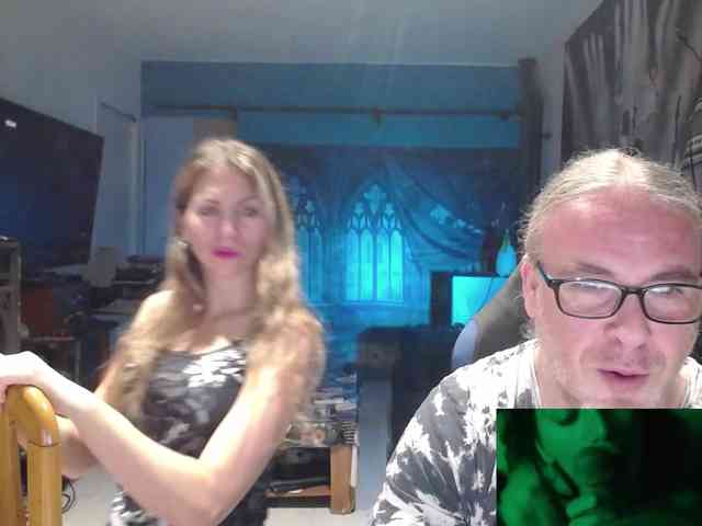 GiselleandJay webcam