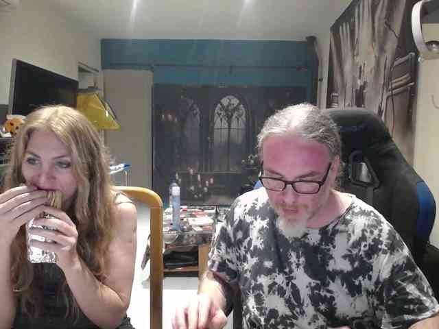 GiselleandJay webcam